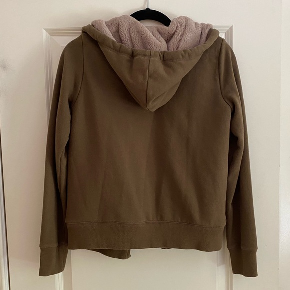 - UNIQLO Jacket - Picture 2 of 6